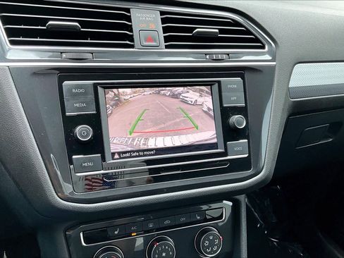 Certified 2022 Volkswagen Tiguan S image 27