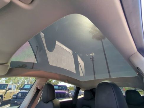 Used 2023 Tesla Model Y Performance AWD/4WD image 24