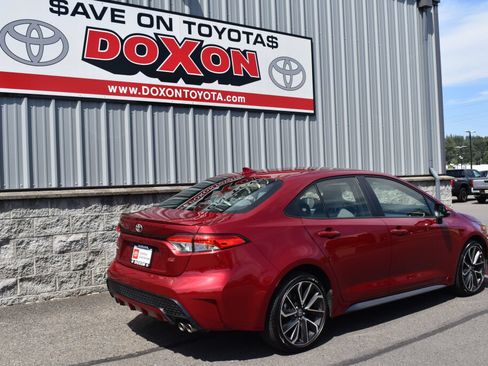 Used 2022 Toyota Corolla SE w/ SE Premium Package FWD image 5