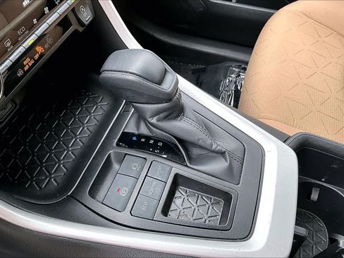 Used 2023 Toyota RAV4 XLE w/ Convenience Package FWD image 17