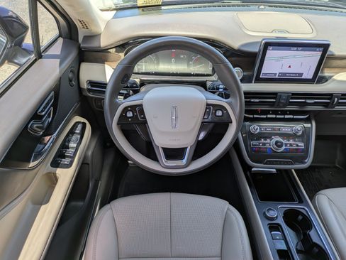 Used 2020 Lincoln Corsair Reserve w/ Elements Package FWD image 13