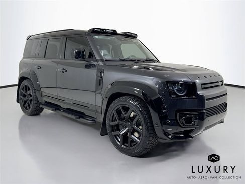 Used 2026 Land Rover Defender 110 X-Dynamic SE AWD/4WD image 3