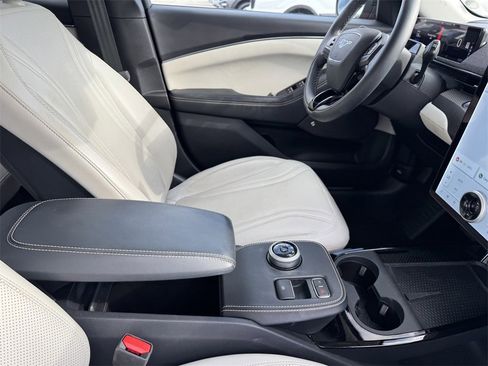 Used 2023 Ford Mustang Mach-E Premium image 6