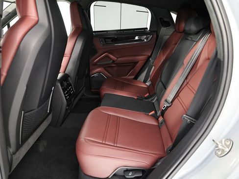 New 2026 Porsche Cayenne GTS AWD/4WD image 27