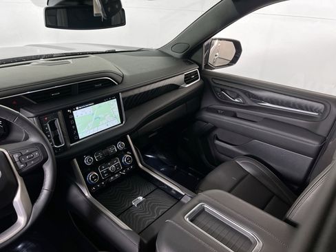Used 2024 GMC Yukon XL Denali image 24