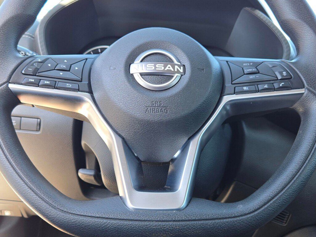 Used 2024 Nissan Sentra SV FWD image 12