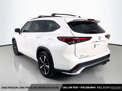 Used 2021 Toyota Highlander XSE image 7