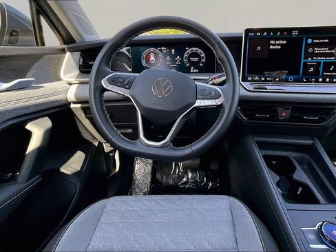 Used 2025 Volkswagen Tiguan S FWD image 8