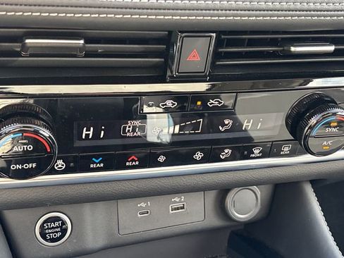 Certified 2023 Nissan Rogue SL w/ SL Premium Package image 18