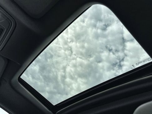 Used 2023 GMC Sierra 1500 SLT w/ SLT Convenience Package image 26