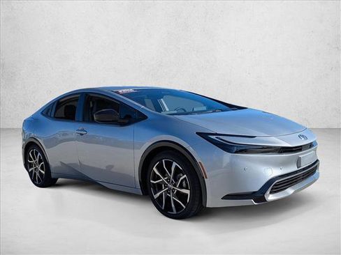 Certified 2025 Toyota Prius Plug-In Hybrid image 3