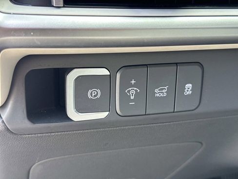 Certified 2025 Hyundai Santa Fe SEL image 17