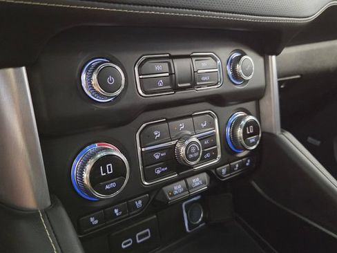 Used 2022 GMC Yukon SLT w/ SLT Premium Package RWD image 23