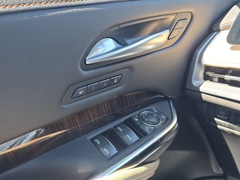 Used 2025 Cadillac XT4 Premium Luxury w/ Cold Weather Package image 11