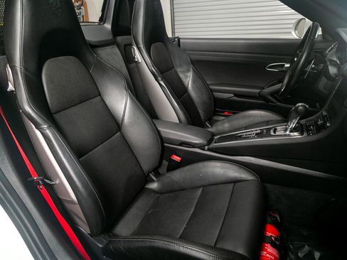 Used 2018 Porsche 718 Boxster S image 24