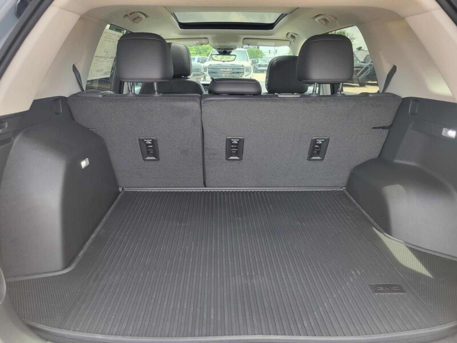 New 2026 GMC Terrain Denali w/ LPO, Floor Liner Package AWD/4WD image 6