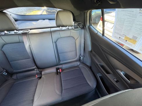 Used 2025 Buick Envista Preferred image 36