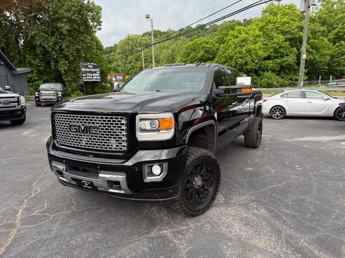 Used 2016 GMC Sierra 2500 Denali w/ Duramax Plus Package AWD/4WD image 12