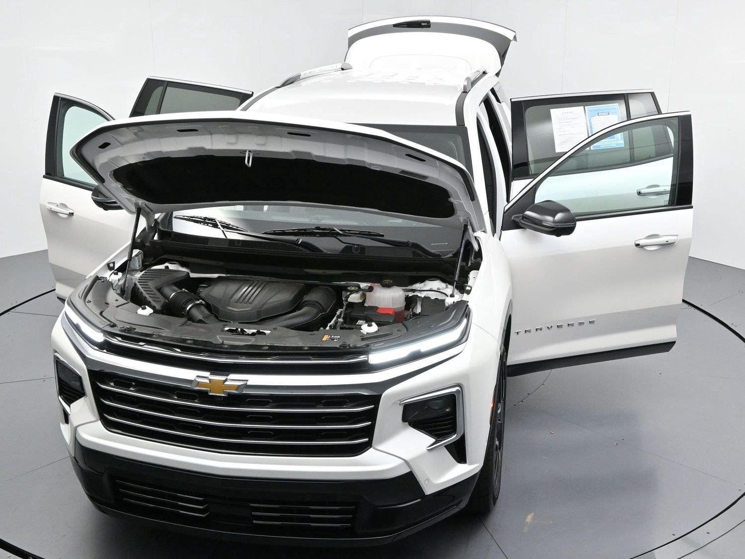 Used 2025 Chevrolet Traverse High Country FWD image 48
