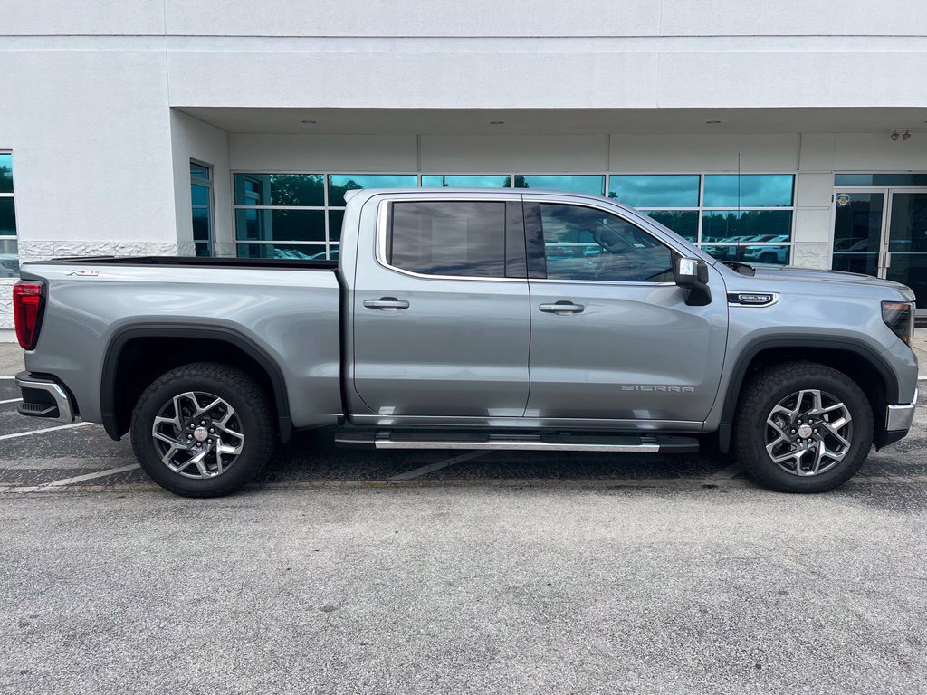Used 2026 GMC Sierra 1500 SLE w/ X31 Off-Road Package AWD/4WD image 3