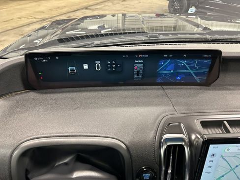 Used 2025 Ford Expedition Tremor image 14