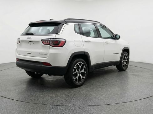 Used 2025 Jeep Compass Limited AWD/4WD image 9