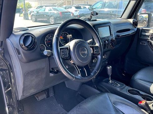 Used 2015 Jeep Wrangler Unlimited Sahara AWD/4WD image 5