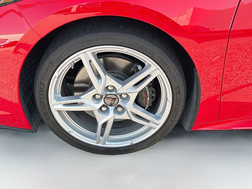 Used 2021 Chevrolet Corvette Stingray Preferred Cpe w/ Z51 Performance Package RWD image 30
