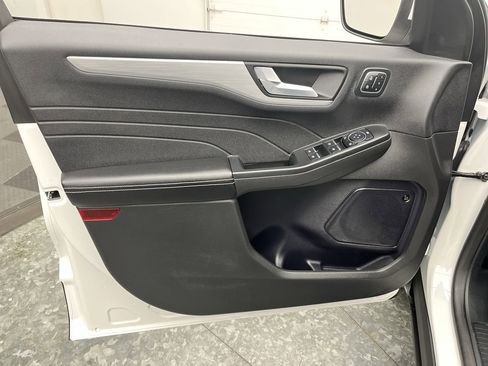 Certified 2024 Ford Escape Platinum w/ Premium Technology Package image 8