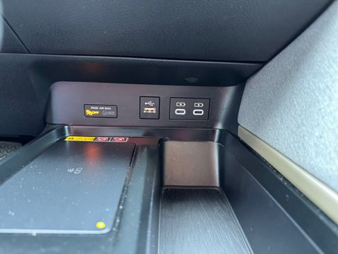 Used 2025 Toyota Camry LE FWD image 25