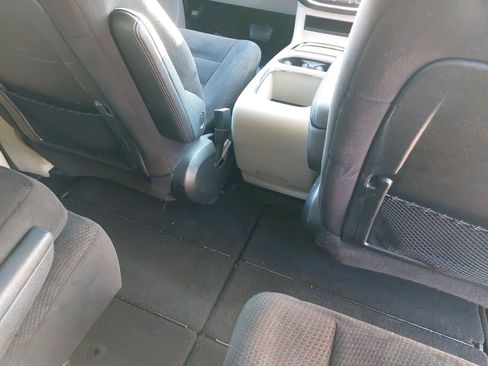 Used 2014 Dodge Grand Caravan SXT w/ Rear Park Assist Package image 13