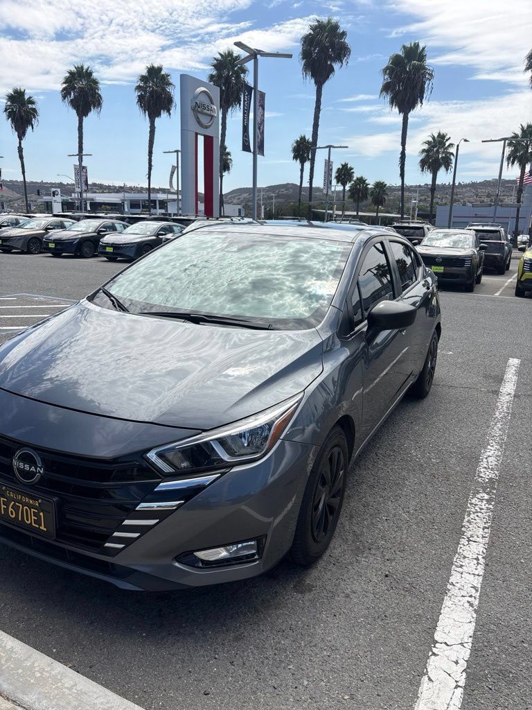 Used 2023 Nissan Versa S FWD image 1