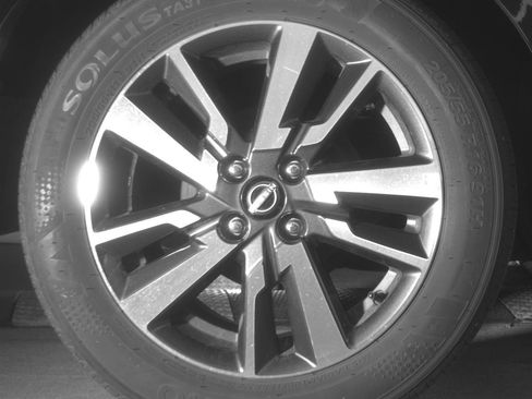 Used 2025 Nissan Versa SV FWD image 15