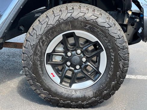 Used 2018 Jeep Wrangler Rubicon AWD/4WD image 37