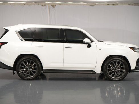 Used 2025 Lexus LX 700h F Sport image 10