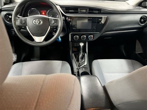 Used 2017 Toyota Corolla L image 10