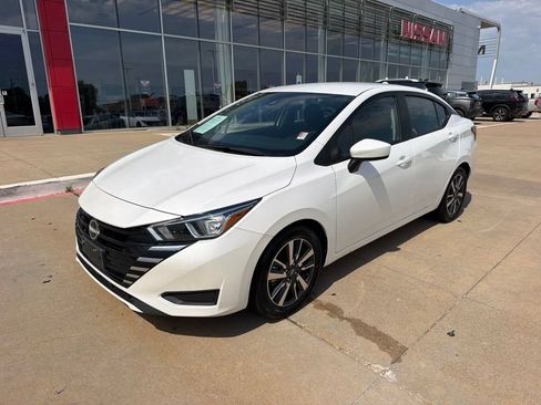 Used 2024 Nissan Versa SV FWD image 1