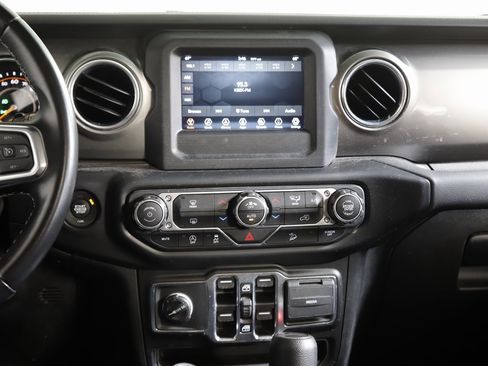 Used 2021 Jeep Wrangler Unlimited Sahara image 12