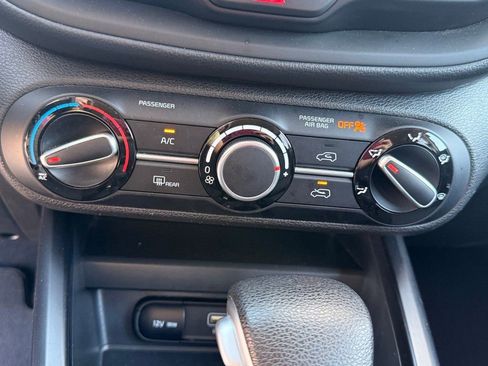 Used 2024 Kia Soul LX w/ Option Group 015 FWD image 21