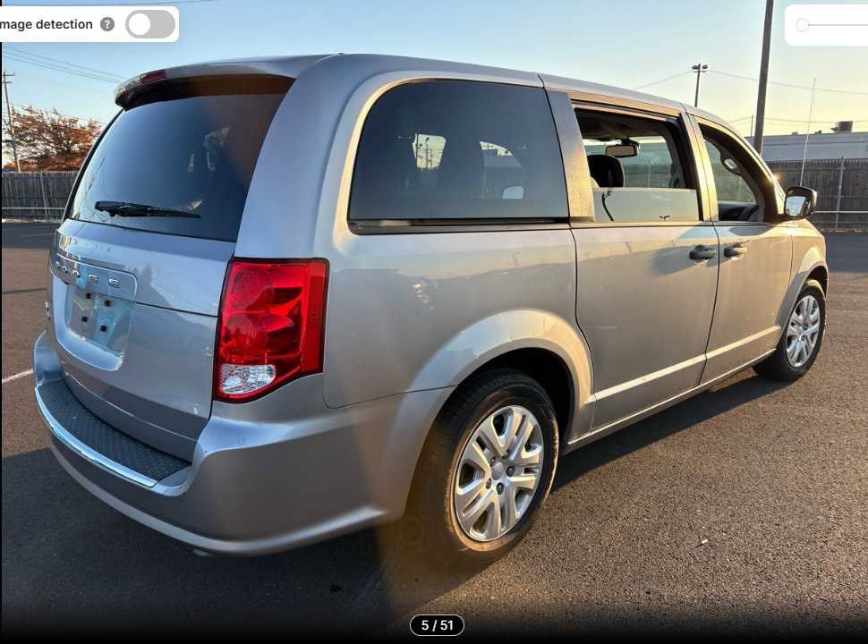 Used 2019 Dodge Grand Caravan SE w/ UConnect Hands-Free Group FWD image 5