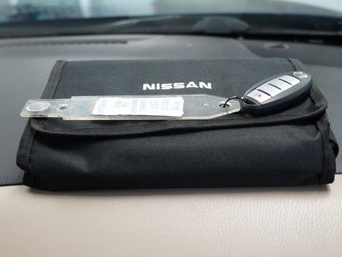 Used 2019 Nissan Pathfinder SV image 38