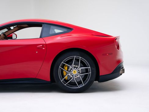 Used 2014 Ferrari F12 Berlinetta image 14