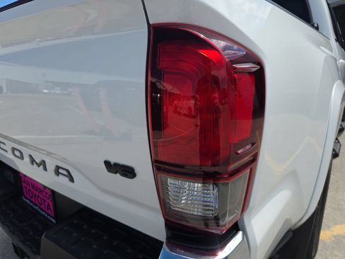 Used 2022 Toyota Tacoma SR5 RWD image 29