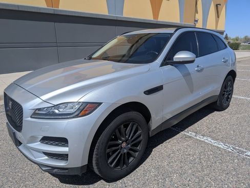Used 2017 Jaguar F-PACE Prestige image 10