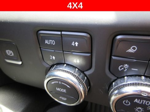 Certified 2023 GMC Sierra 1500 AT4 w/ Technology Package AWD/4WD image 33