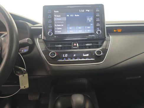 Used 2021 Toyota Corolla LE FWD image 15
