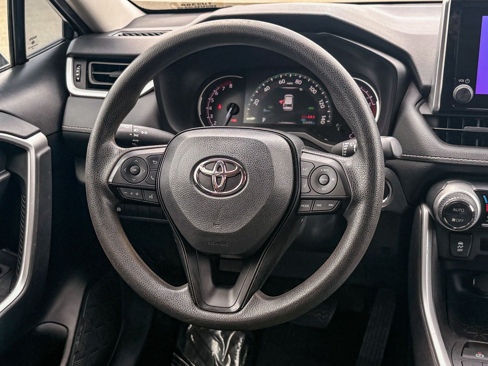 Used 2023 Toyota RAV4 XLE w/ Convenience Package FWD image 14