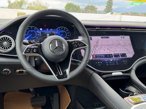 New 2026 Mercedes-Benz EQS 400 4MATIC SUV image 26