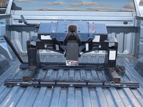 Used 2024 Chevrolet Silverado 2500 Custom w/ Custom Value Package image 30