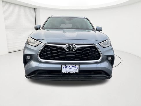 Used 2020 Toyota Highlander XLE AWD/4WD image 6